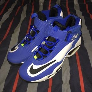NIKE GRIFFEYS SIZE 11
